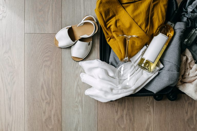 The Dos and Don'ts of Bringing Alcohol on a Flight