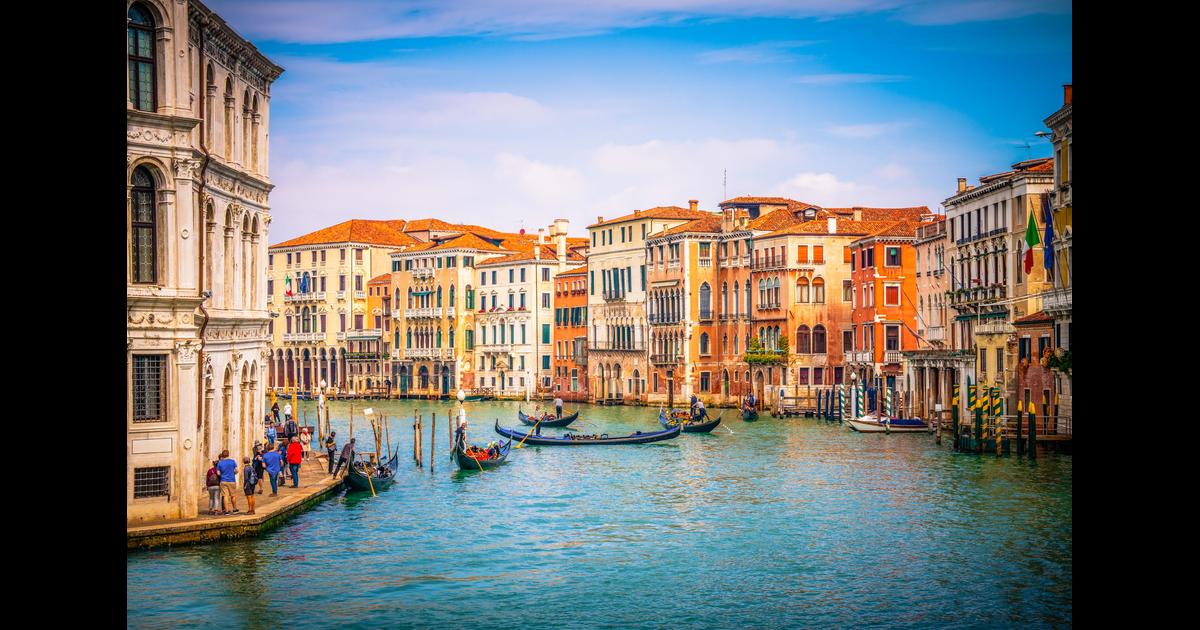 Cheap Flights to Venice, from 395